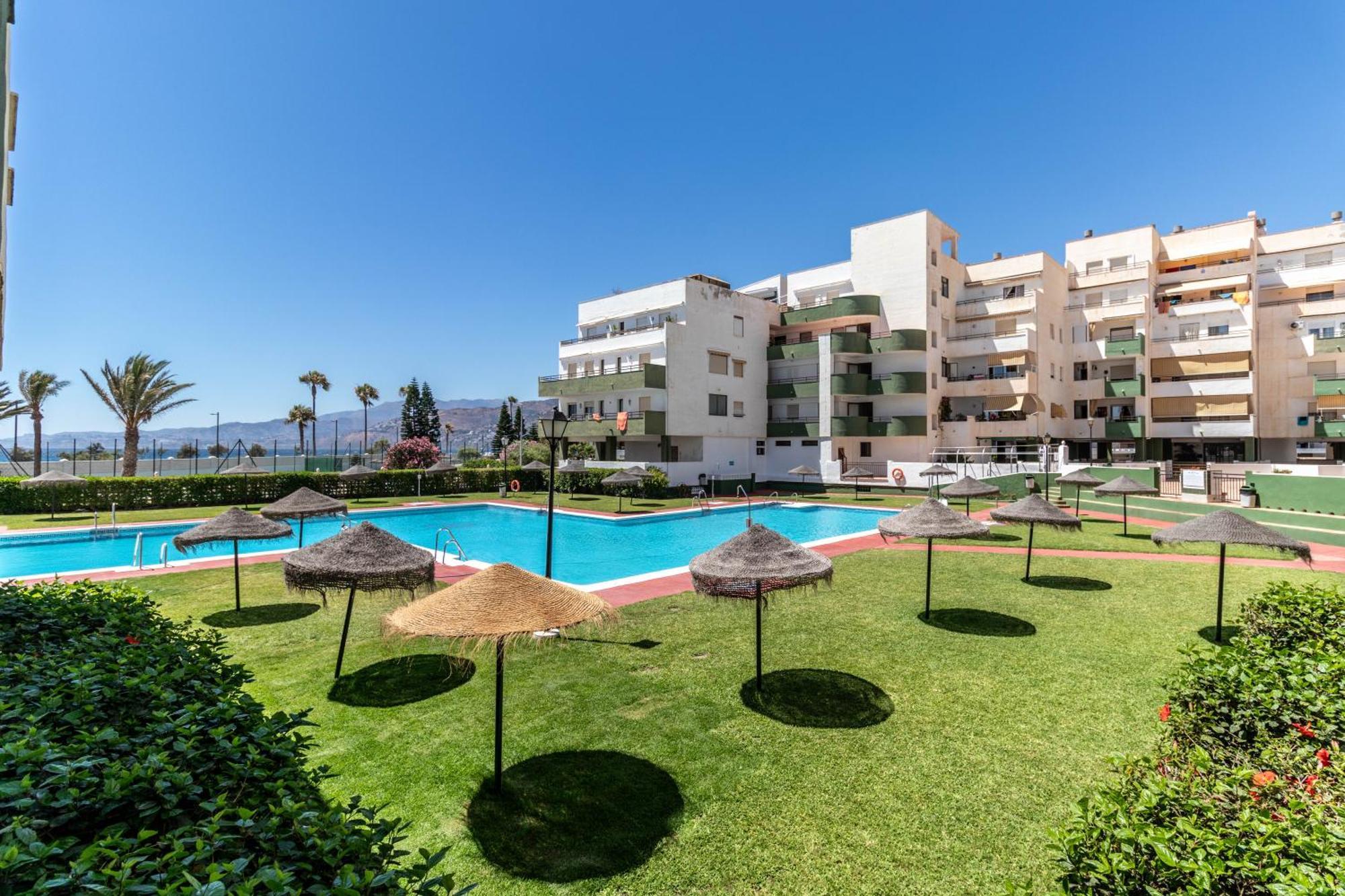 Rentitspain Moderno Apartamento Calaverde Frente Al Mar Salobreña Exteriör bild